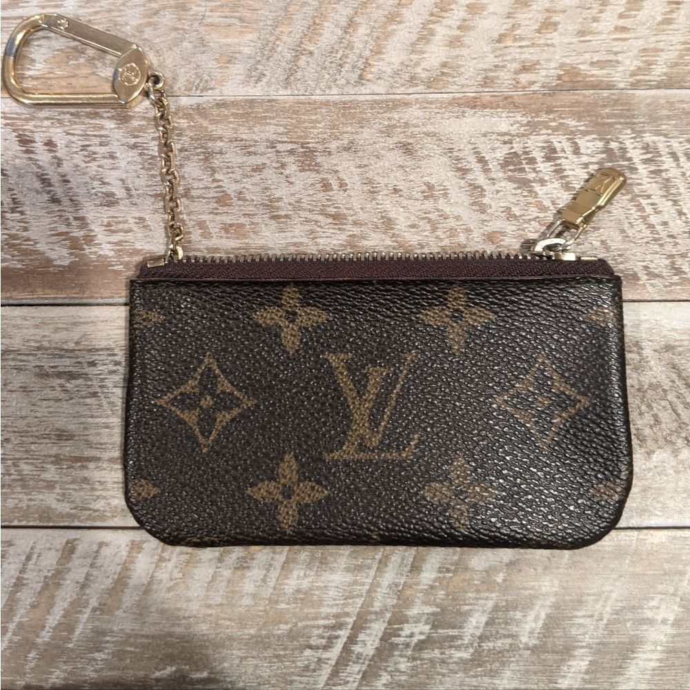 Louis Vuitton Monogram Key Cles Pouch - Picture 2 of 13